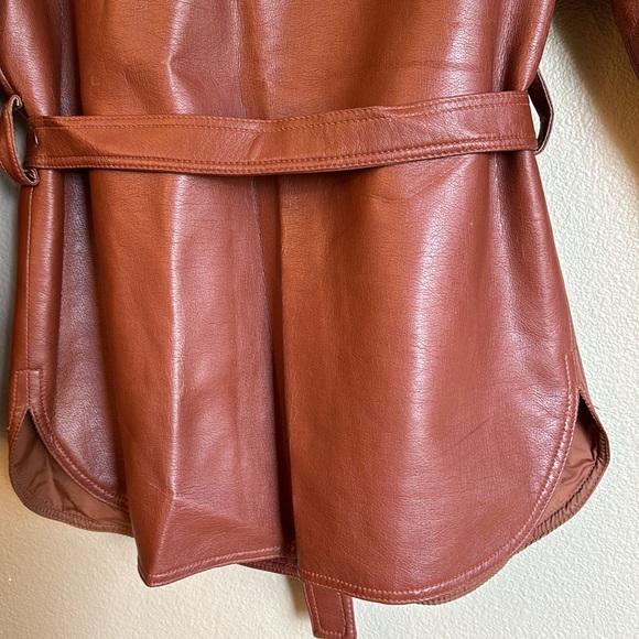 VINTAGE Brown Faux Leather Belted Shirt Jacket Size SMALL MEDIUM Pearl Snap 70s - Picture 9 of 17